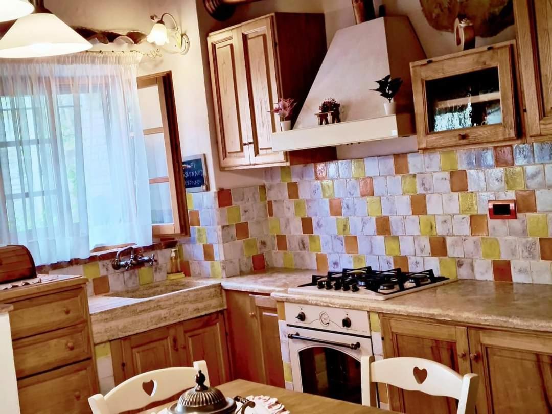 La Casetta Nel Borgo Кастелнуово ди Вал ди Чечина Екстериор снимка